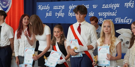 Fotorelacja z uroczystego zakończenia roku szkolnego klas VIII