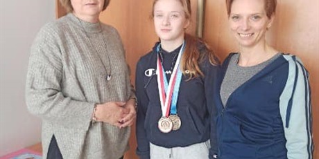 Medalistka w zapasach w kategorii do 53 kg Weronika Zawistowska kl. 8d 💪