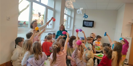 Świetlicowe eksperymenty — wybuchający wulkan! 